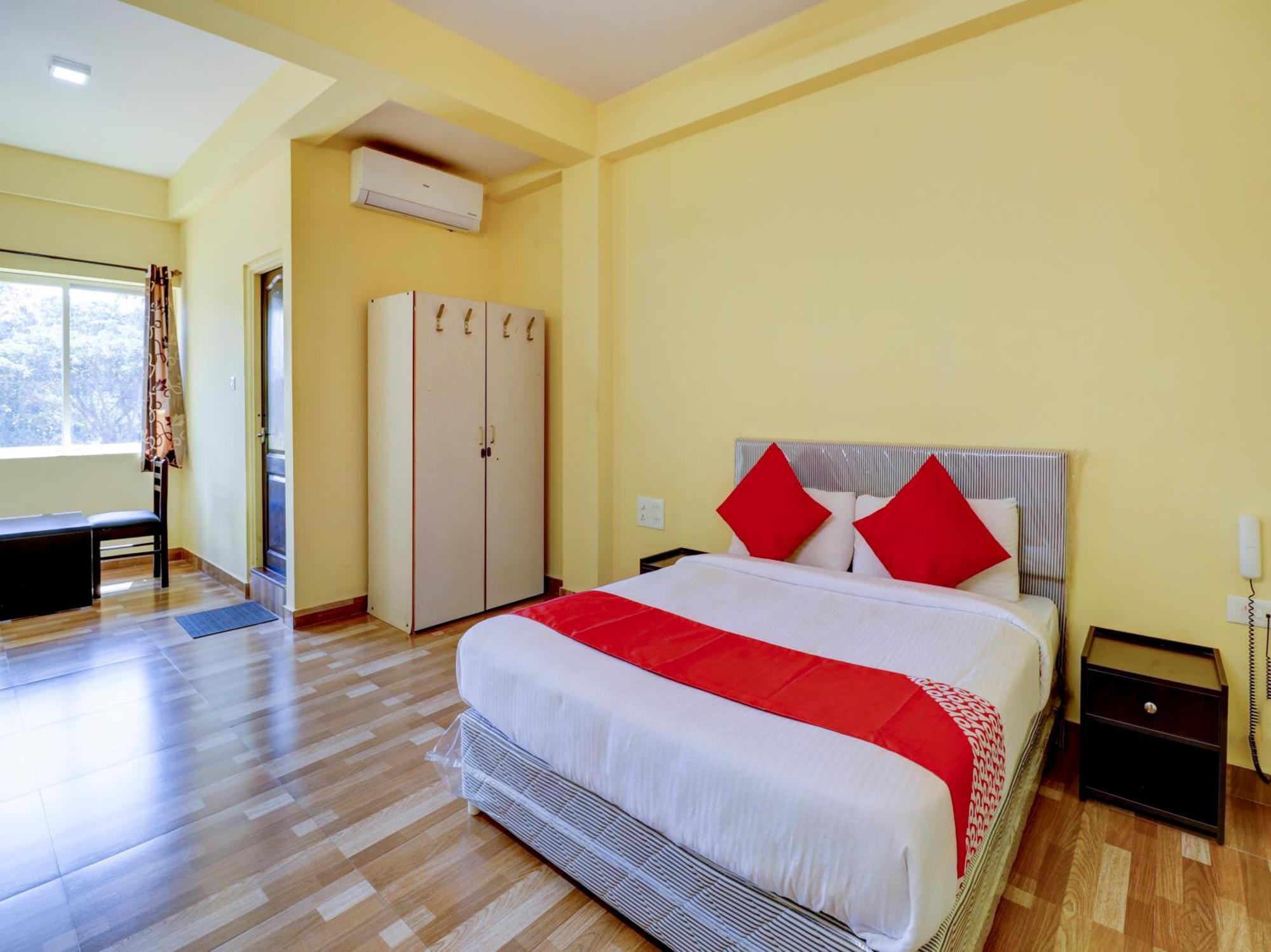 Gaurika Residency Boarding & Lodging - Padubidri Hotel Ngoại thất bức ảnh