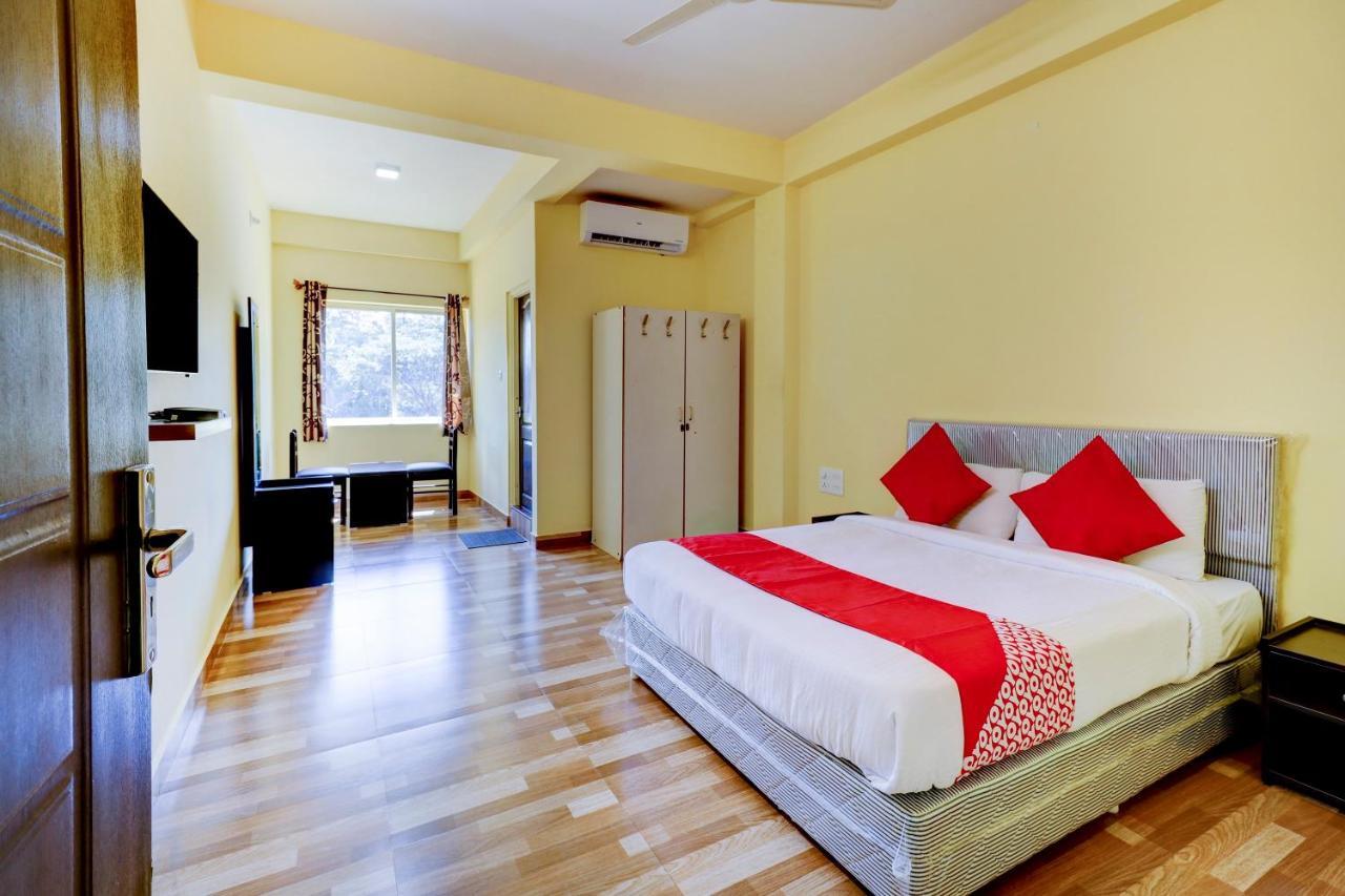 Gaurika Residency Boarding & Lodging - Padubidri Hotel Ngoại thất bức ảnh