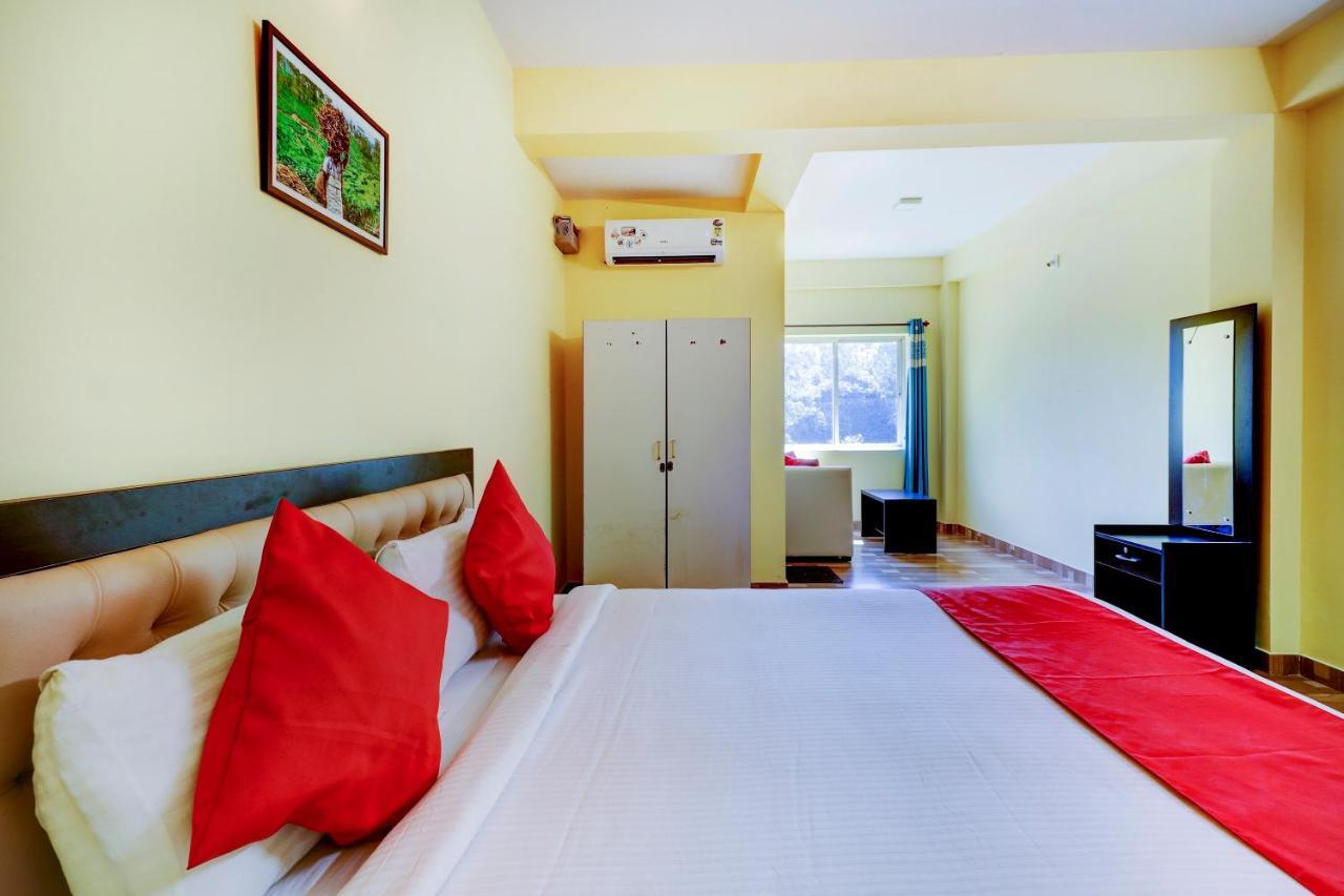 Gaurika Residency Boarding & Lodging - Padubidri Hotel Ngoại thất bức ảnh