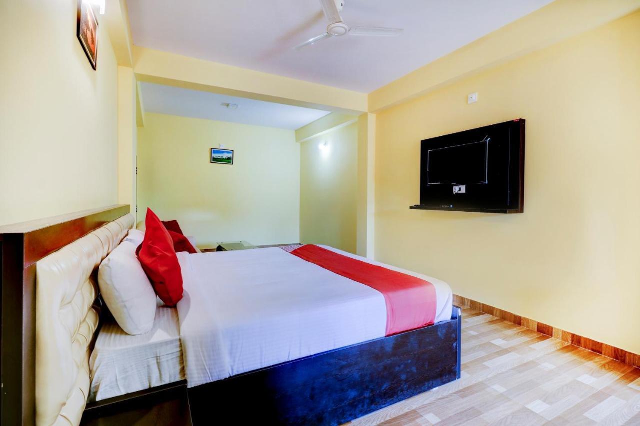 Gaurika Residency Boarding & Lodging - Padubidri Hotel Ngoại thất bức ảnh